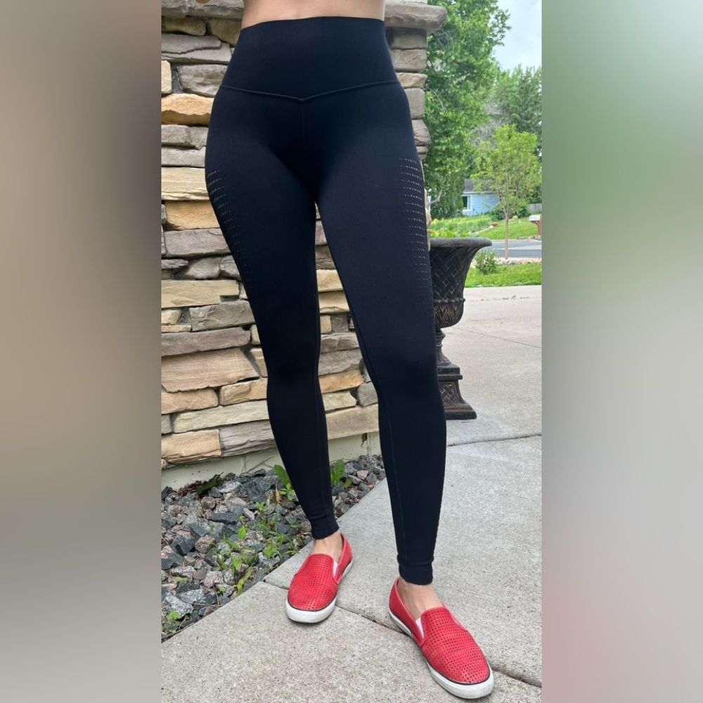 Sculptknit by Fabletics black, perforated sides leggings, slimming, tight fit XS